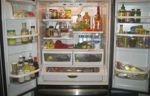 Вспоминаем что купить. Фотография холодильника