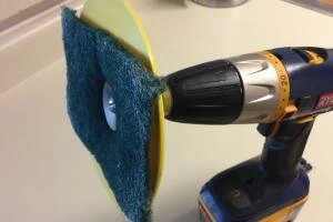 Как пользоваться дрелью (шуруповертом)