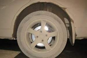 Как снять литой диск со ступицы автомобиля