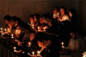 Как убрать с одежды капли от свечей