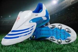 Какие футбольные бутсы бывают.