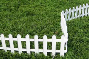 Строим дешевый забор на даче